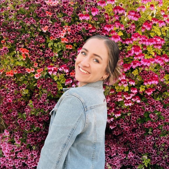 Meet your Posher, Abby - Picture 2 of 3